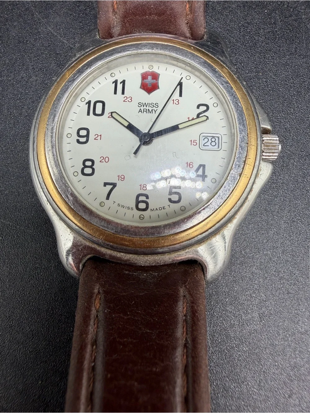 1993 Victorinox Swiss Army Mens 40MM 2-TONED Stainless OFFICER'S Quartz  Watch
